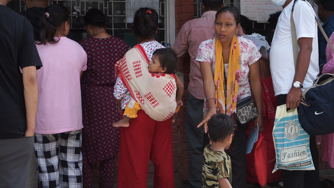 कान्ति बाल अस्पताल : बेड अभाव हुँदा एउटैमा तीनजनासम्मको उपचार 